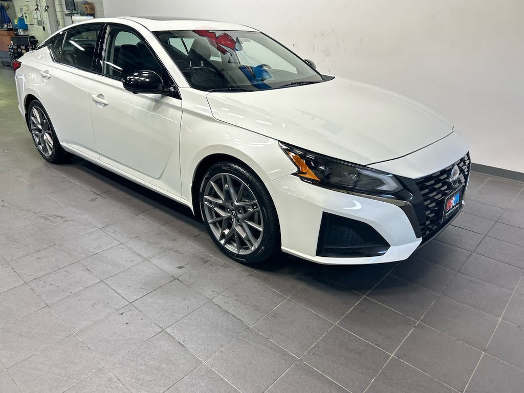 Used 2023 Nissan Altima SR VC-Turbo Sedan