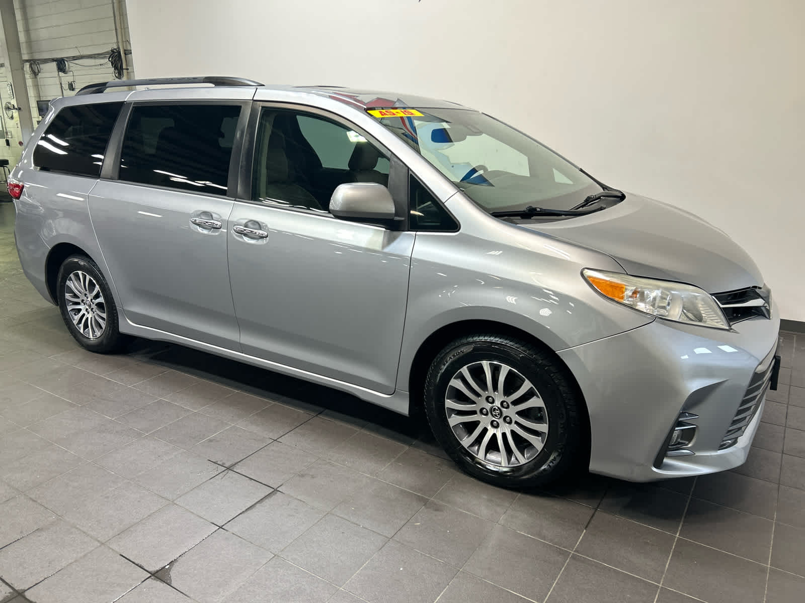 Used 2018 Toyota Sienna XLE 8 Passenger Van Passenger Van