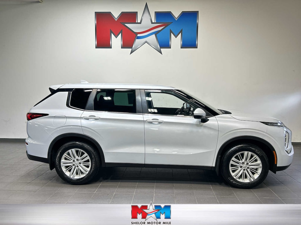 Used 2023 Mitsubishi Outlander ES SUV