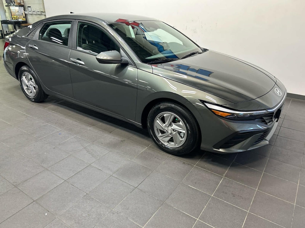 New 2026 Hyundai Elantra SE Sedan
