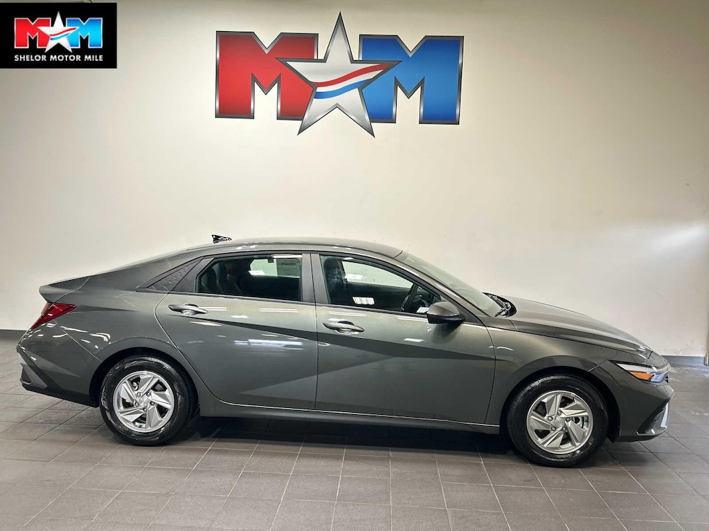 New 2026 Hyundai Elantra SE Sedan