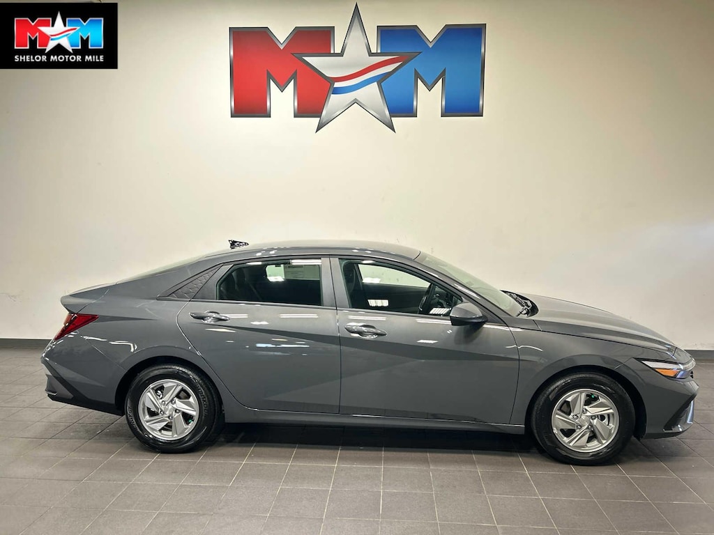 New 2026 Hyundai Elantra SE Sedan