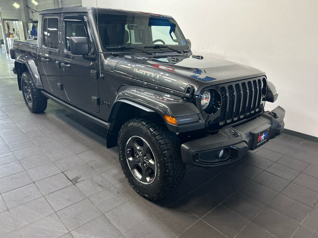 Used 2022 Jeep Gladiator Sport Truck Crew Cab