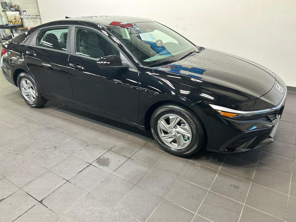 New 2026 Hyundai Elantra SE Sedan