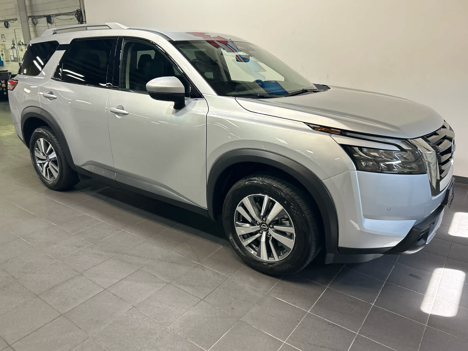 Used 2025 Nissan Pathfinder SL 4WD