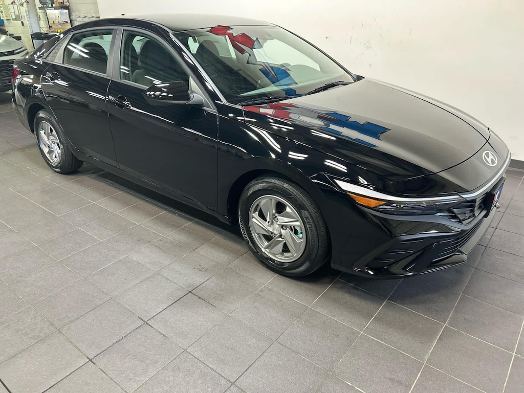 New 2026 Hyundai Elantra SE Sedan
