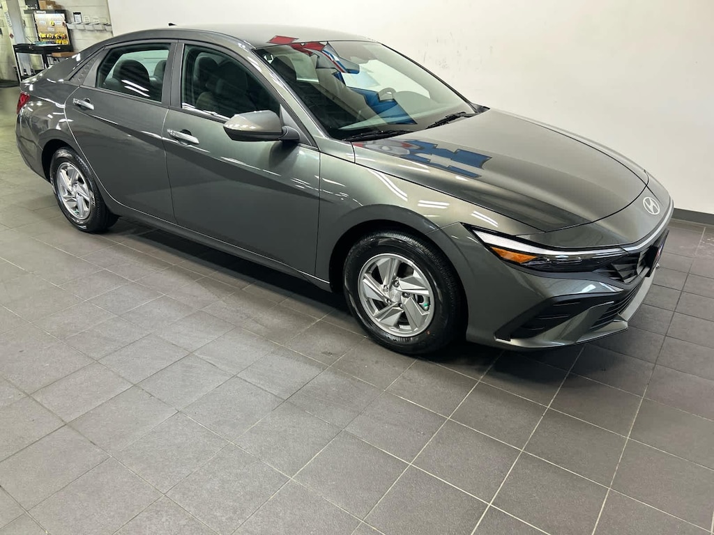 New 2026 Hyundai Elantra SE Sedan