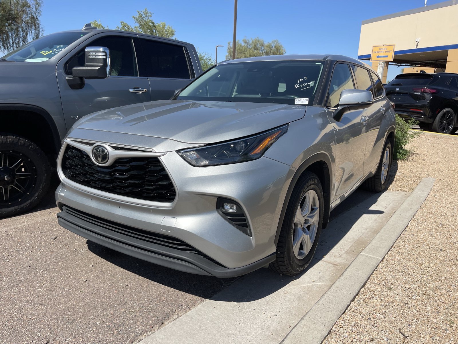 Used 2022 Toyota Highlander LE SUV