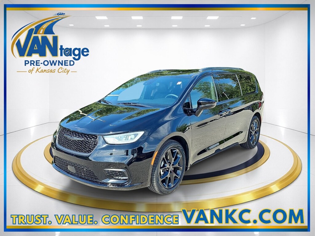 Used 2025 Chrysler Pacifica Limited