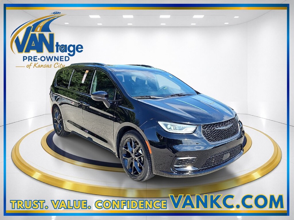 Used 2025 Chrysler Pacifica Limited