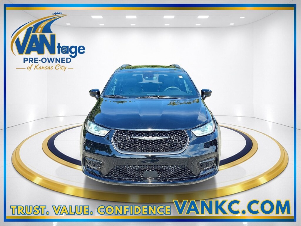 Used 2025 Chrysler Pacifica Limited