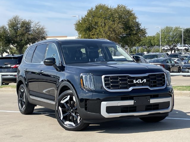 Used 2025 Kia Telluride S SUV
