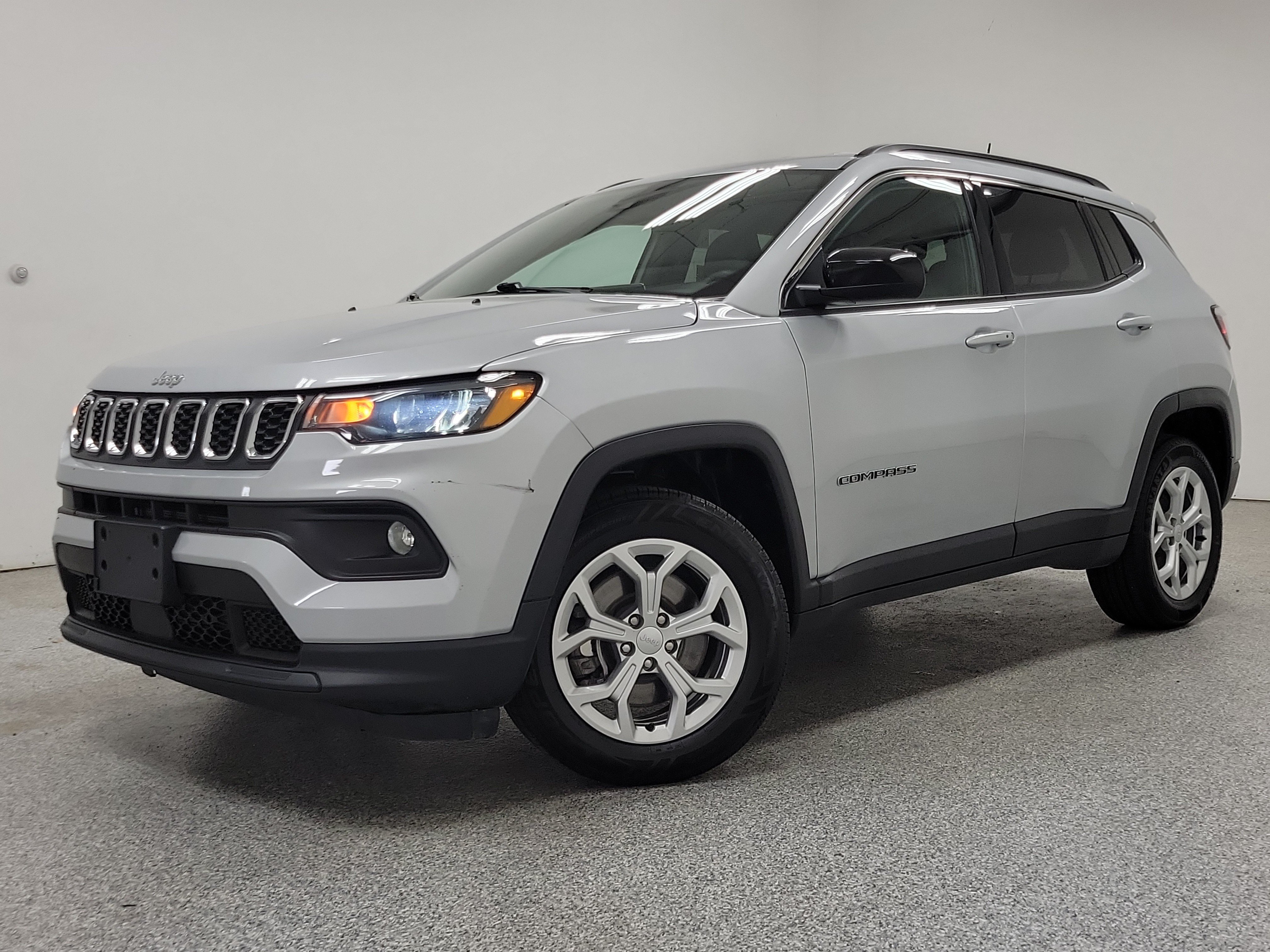 Used 2024 Jeep Compass Latitude Sport Utility