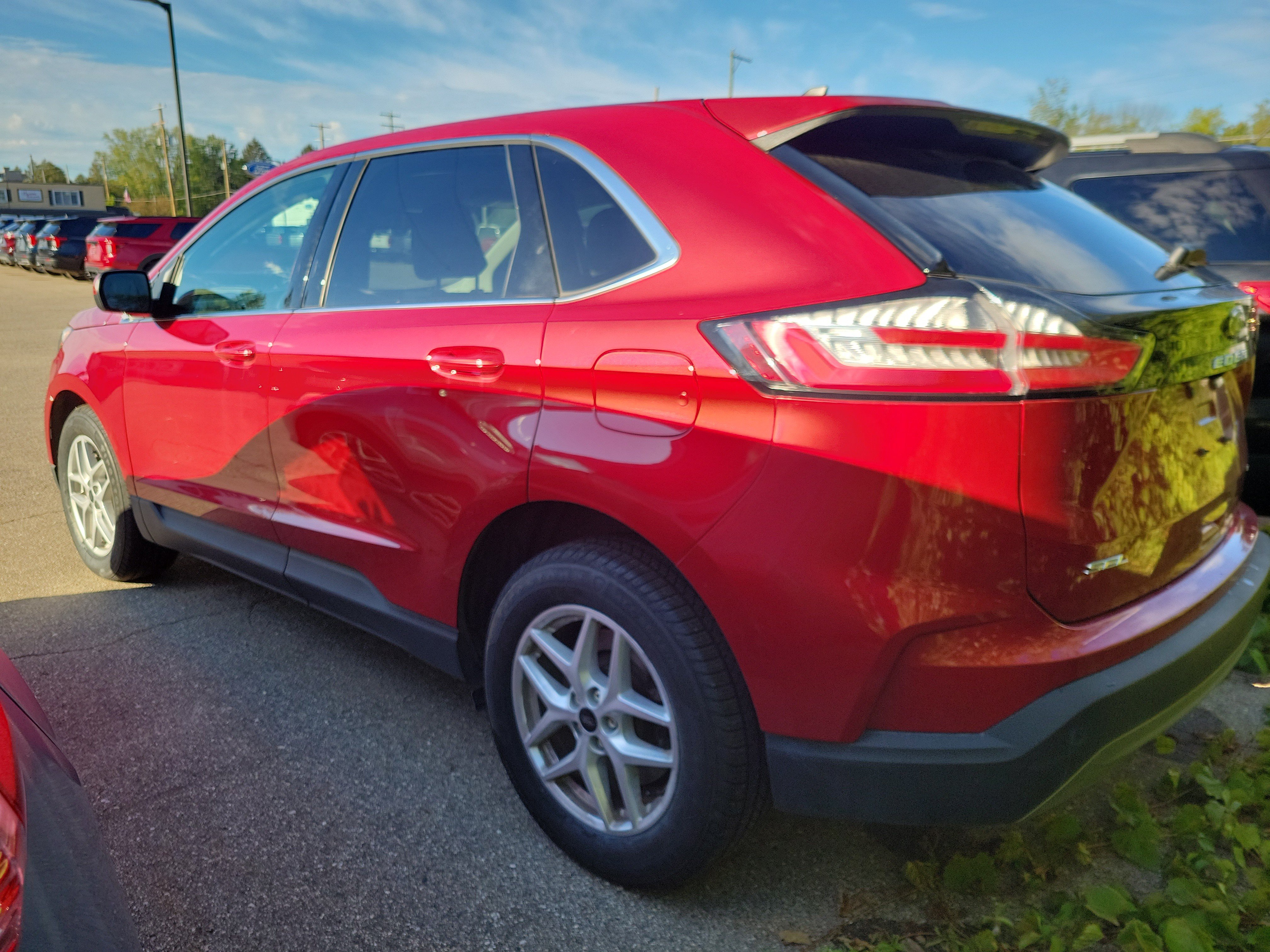 Used 2024 Ford Edge SEL Sport Utility