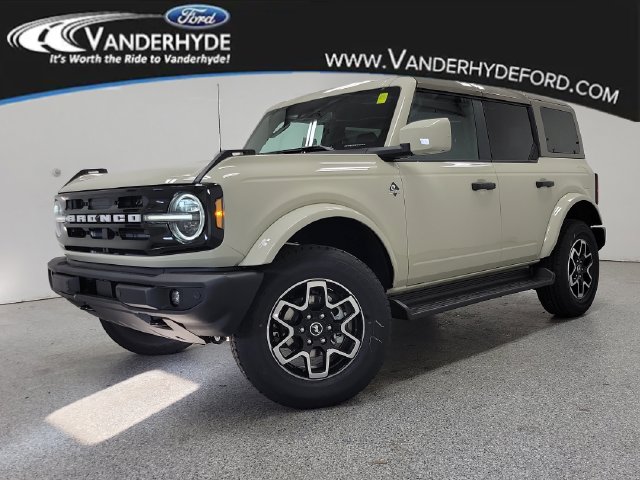 New 2026 Ford Bronco Outer Banks SUV