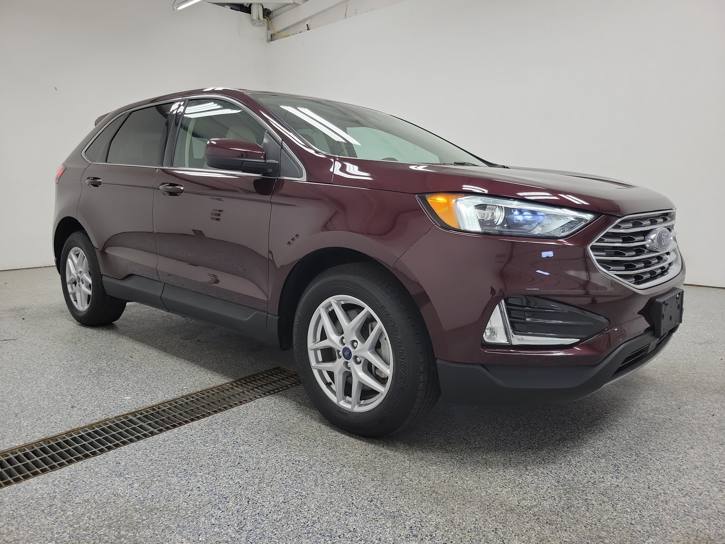Used 2022 Ford Edge SEL with VIN 2FMPK4J98NBA69470 for sale in Cedar Springs, MI