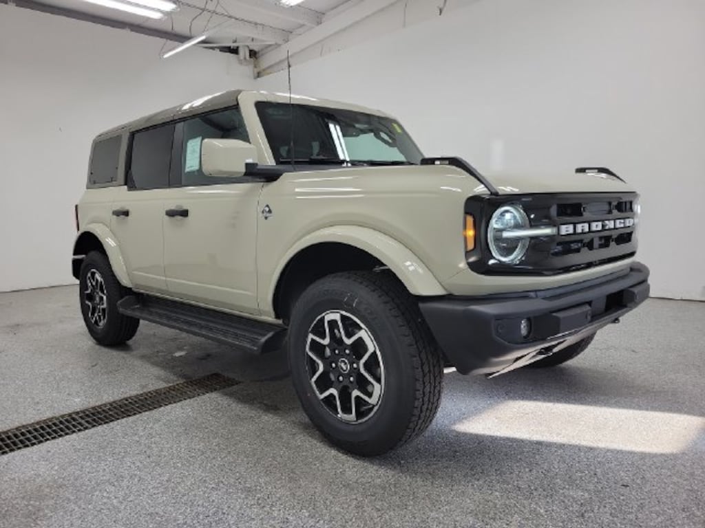 New 2026 Ford Bronco Outer Banks SUV