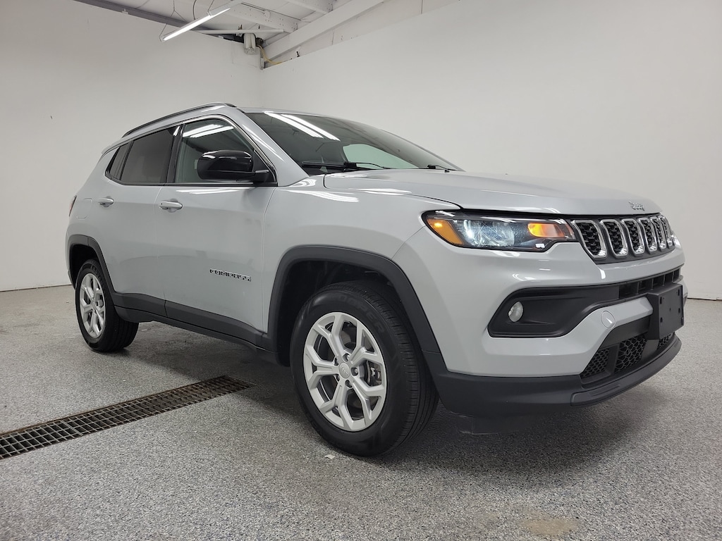 Used 2024 Jeep Compass Latitude Sport Utility