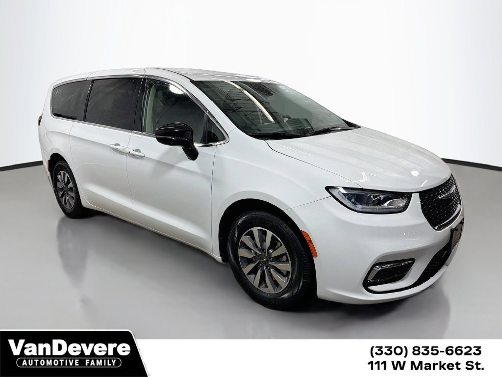 2024 Chrysler Pacifica PHEV