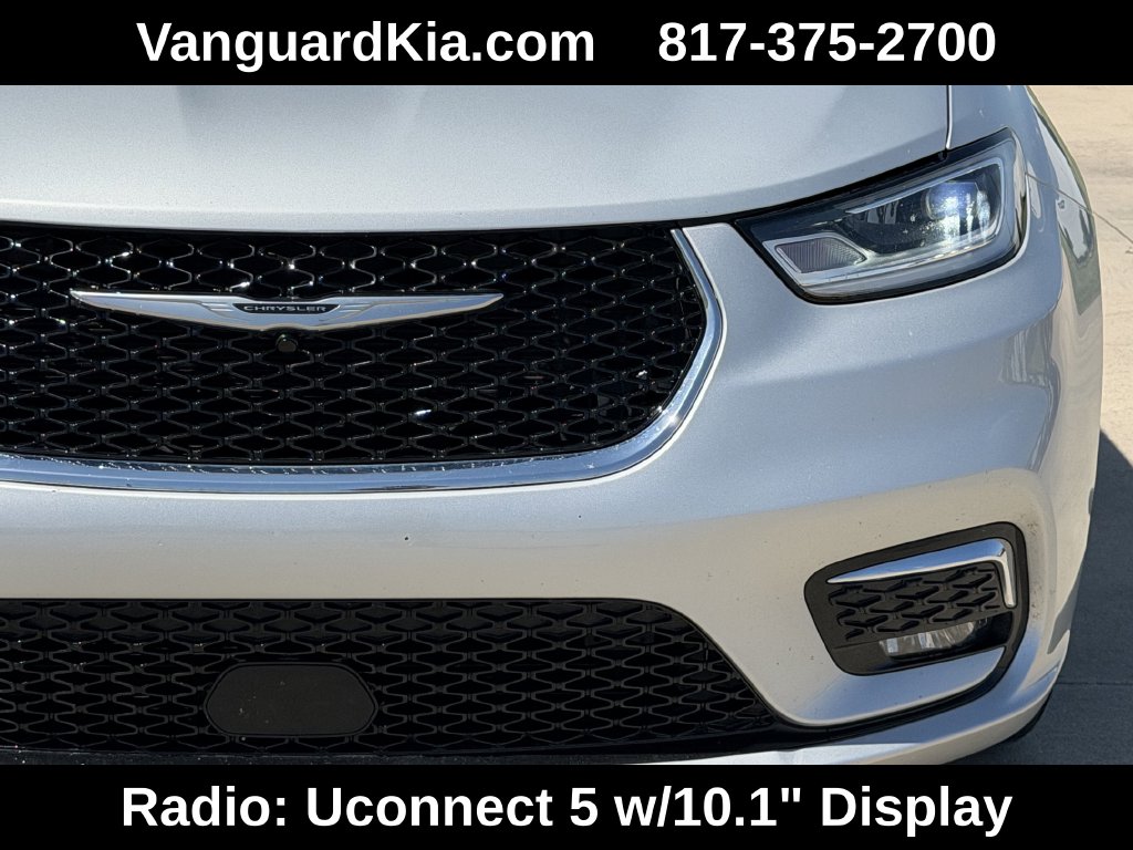 Used 2024 Chrysler Pacifica Touring L Minivan/Van