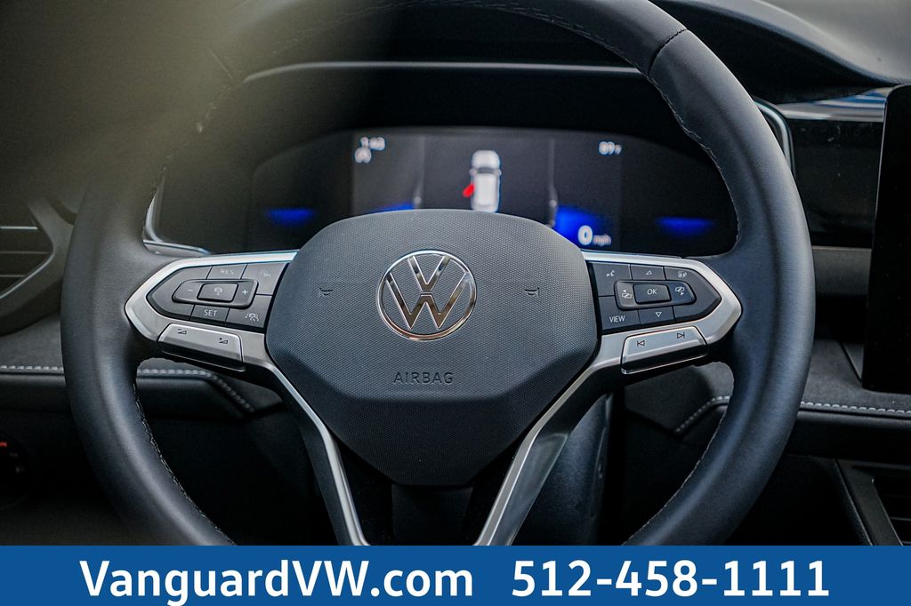 2025 Volkswagen Taos SE Black - Photo 22