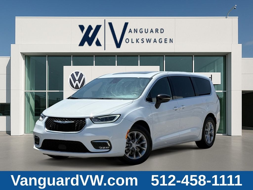 Used 2026 Chrysler Pacifica Limited Minivan/Van