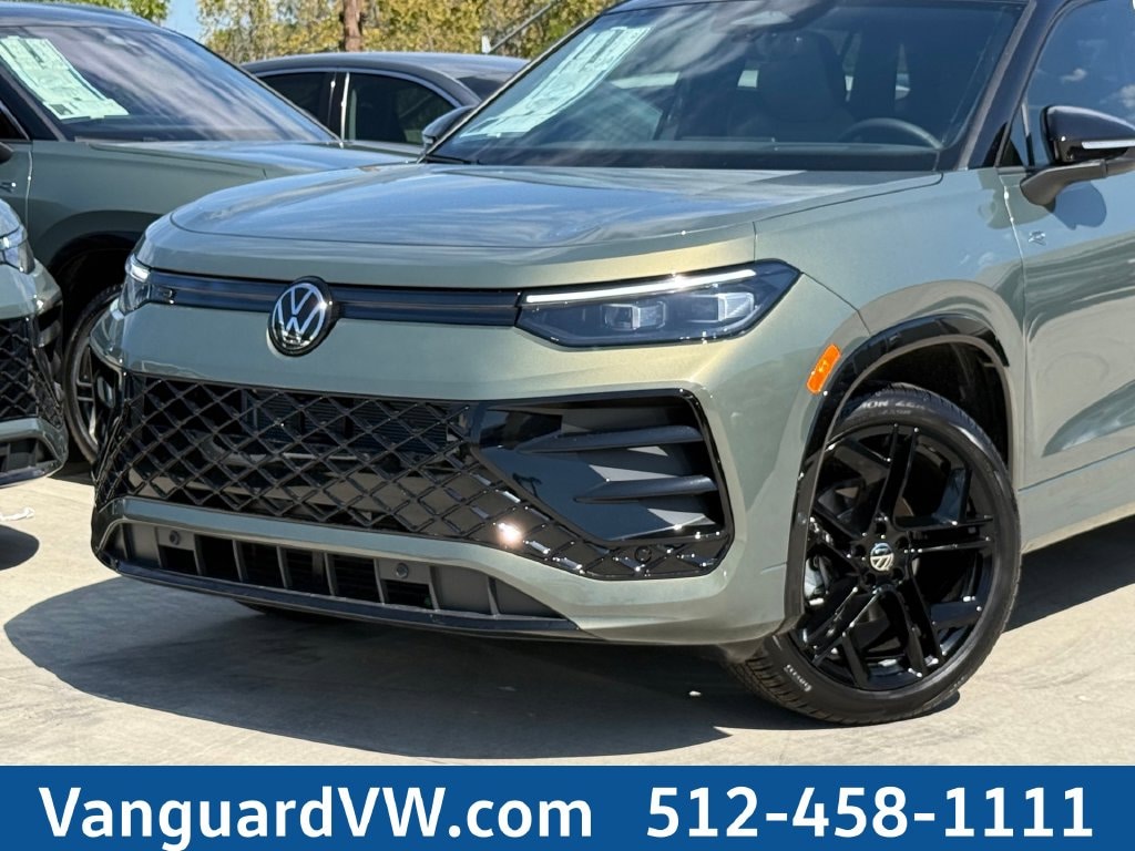 New 2026 Volkswagen Tiguan SE R-Line Black SUV