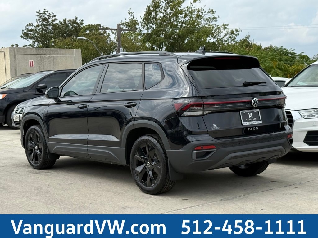New 2027 Volkswagen Taos 1.5T SE Black SUV