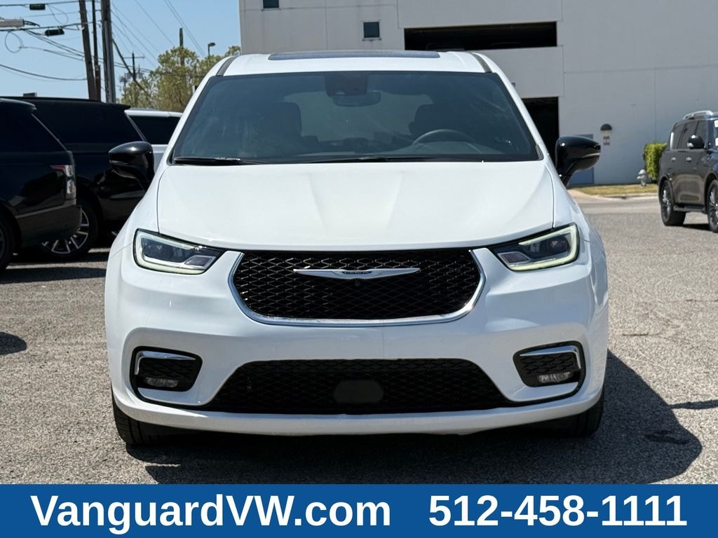 Used 2026 Chrysler Pacifica Limited Minivan/Van