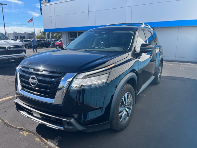 Used 2023 Nissan Pathfinder SL 4WD SUV