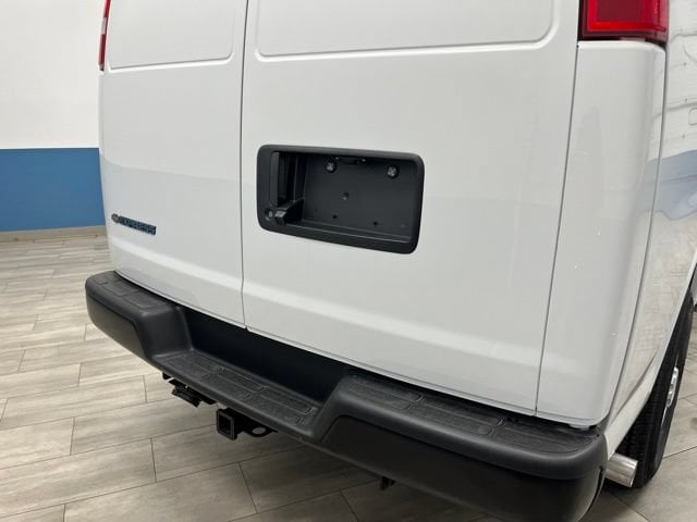 2026 Chevrolet Express Cargo Work Van - Photo 26