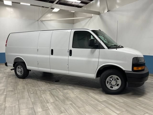 2026 Chevrolet Express Cargo Work Van - Photo 32