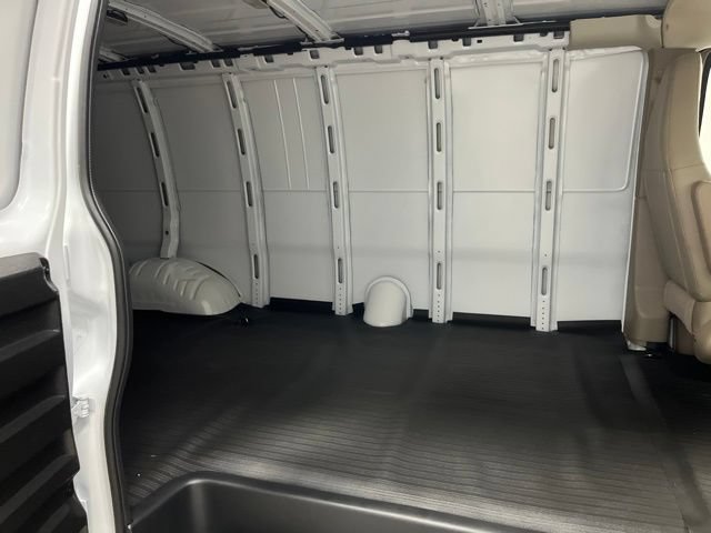 2026 Chevrolet Express Cargo Work Van - Photo 22