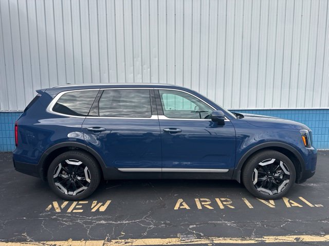 Used 2025 Kia Telluride S SUV