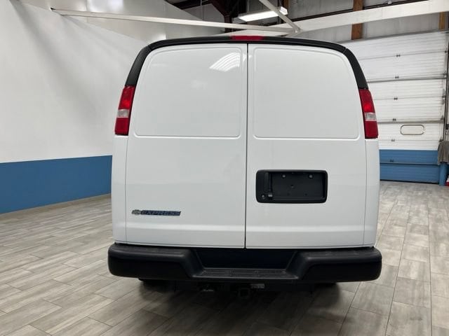 2026 Chevrolet Express Cargo Work Van - Photo 23