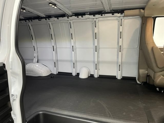 2026 Chevrolet Express Cargo Work Van - Photo 21
