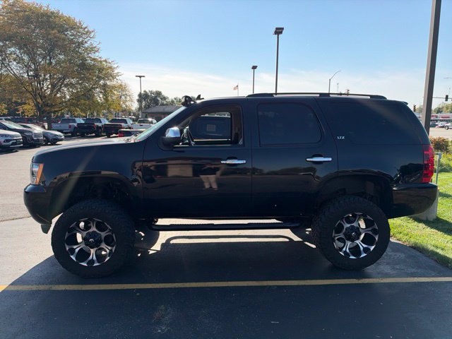 Used 2013 Chevrolet Tahoe LTZ with VIN 1GNSKCE00DR105384 for sale in Oconomowoc, WI