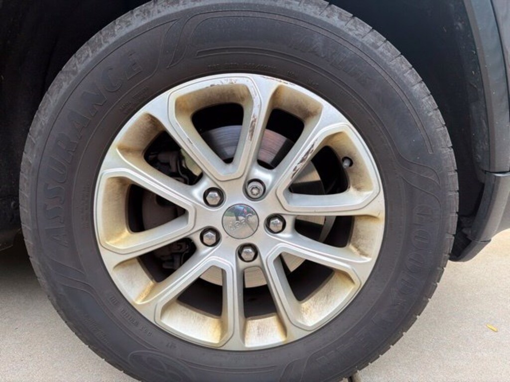 Used 2015 Jeep Grand Cherokee Laredo SUV