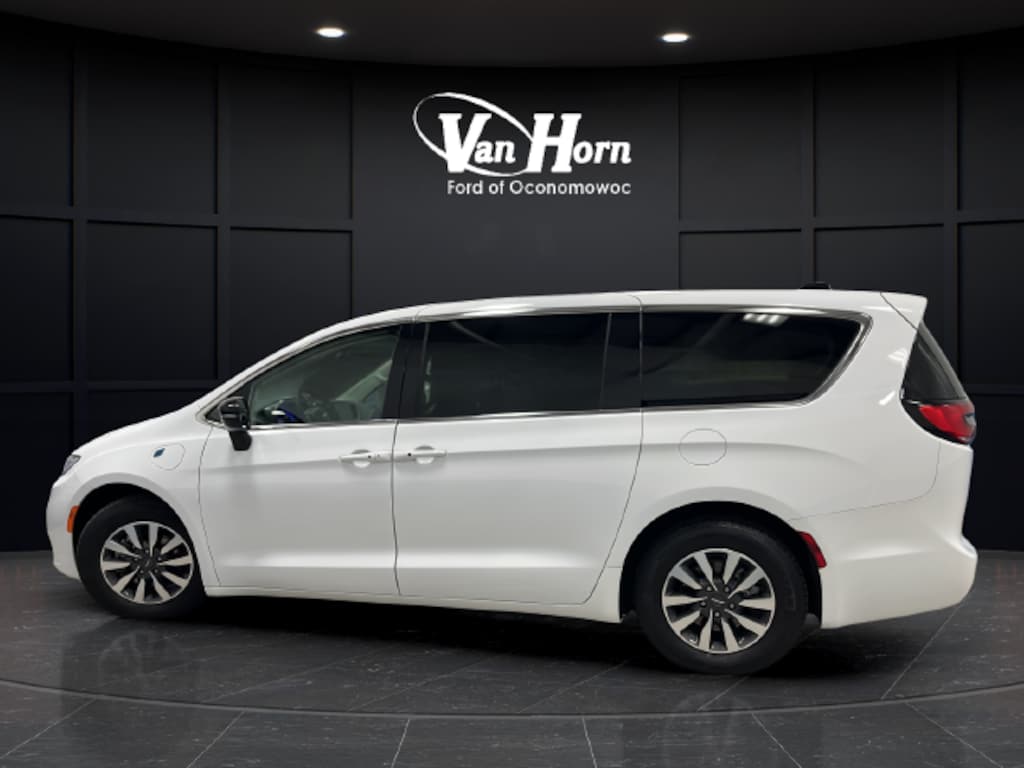 Used 2024 Chrysler Pacifica Hybrid Select Minivan/Van