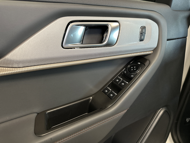 2026 Ford Explorer Active - Photo 29