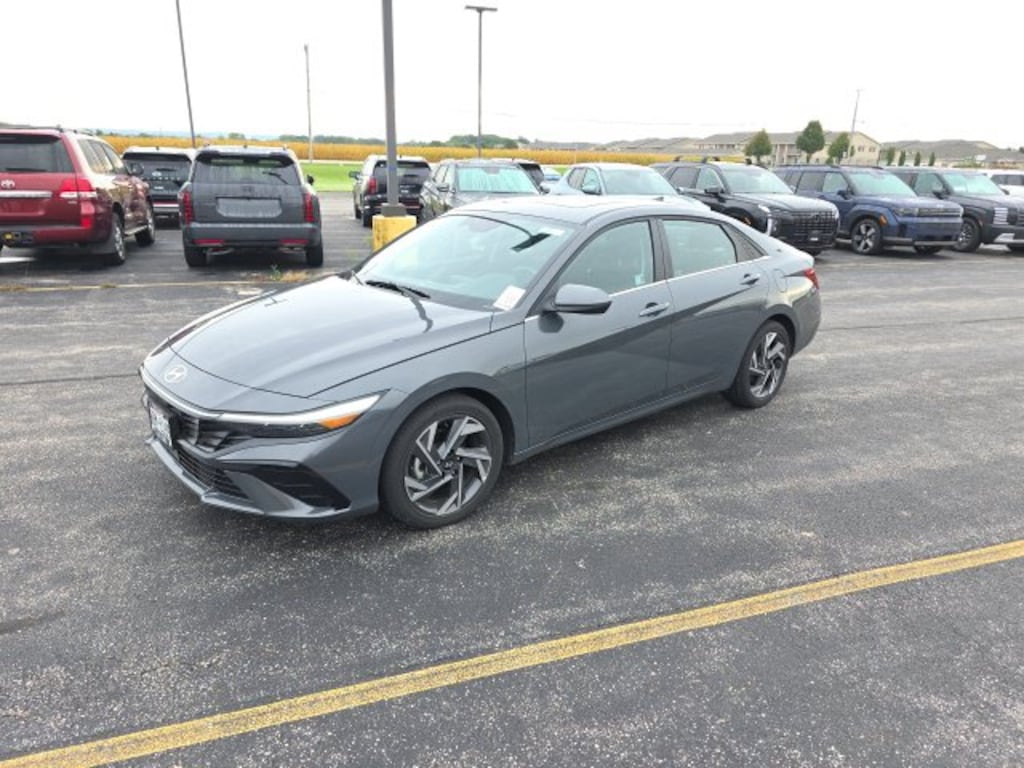 Used 2025 Hyundai Elantra SEL Convenience Sedan