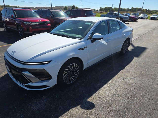2025 Hyundai Sonata Hybrid