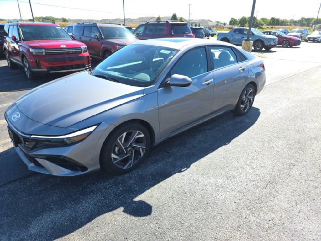 Certified 2025 Hyundai Elantra SEL Convenience Sedan