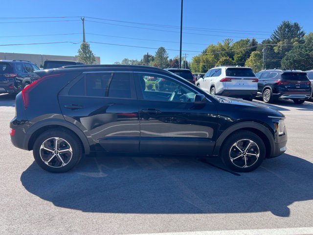 Used 2024 Kia Niro LX SUV