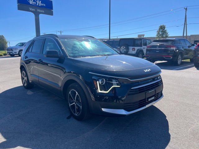 Used 2024 Kia Niro LX SUV