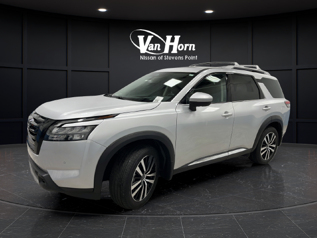 Used 2025 Nissan Pathfinder Platinum SUV