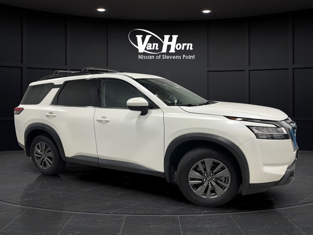 2022 Nissan Pathfinder SV
