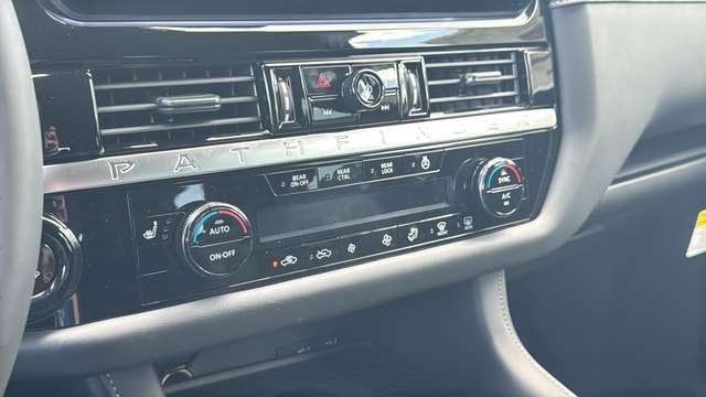 2026 Nissan Pathfinder SL - Photo 17