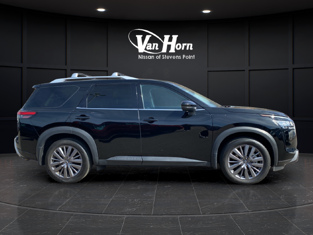 Used 2024 Nissan Pathfinder SL SUV