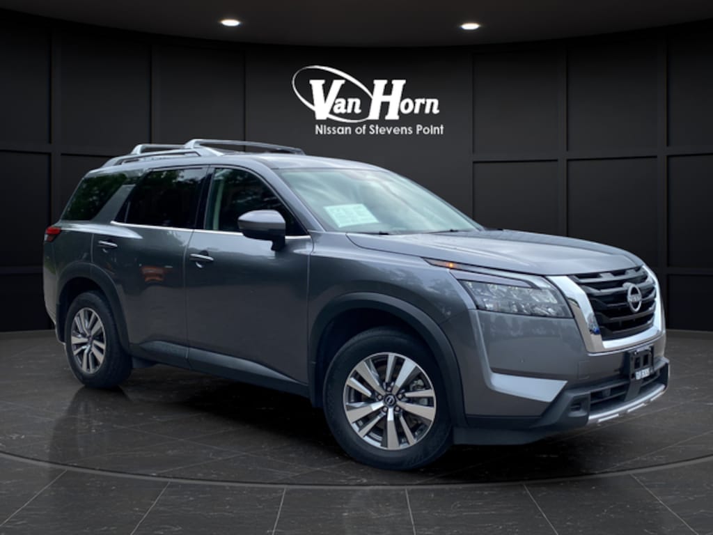 Used 2025 Nissan Pathfinder SL SUV